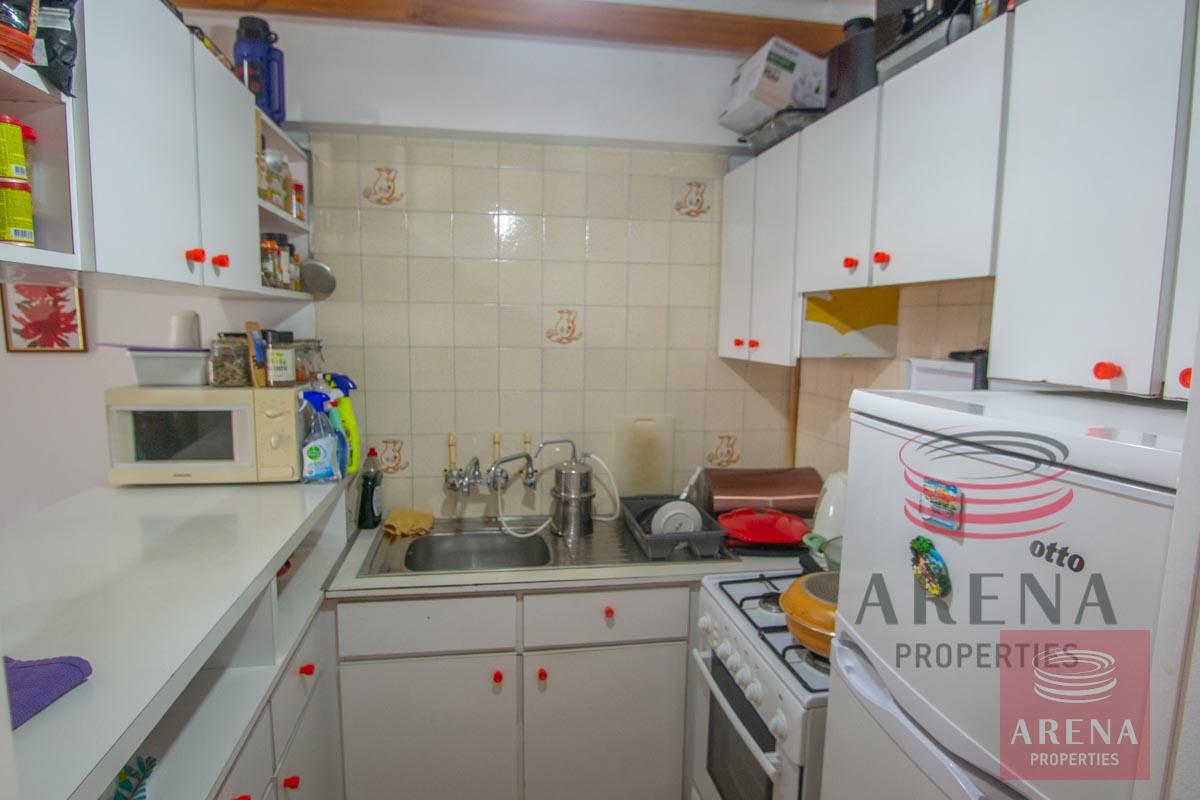Flat in Kapparis - kitchen