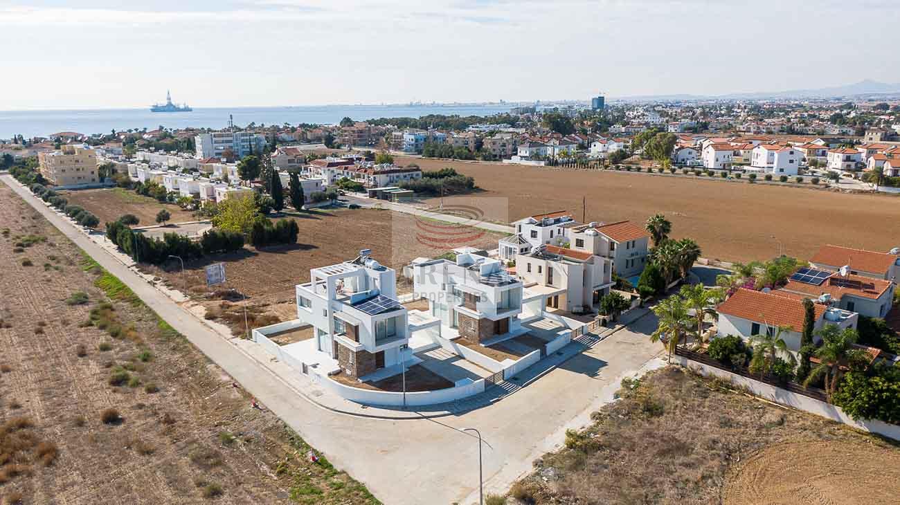 Villa in Pyla to buy