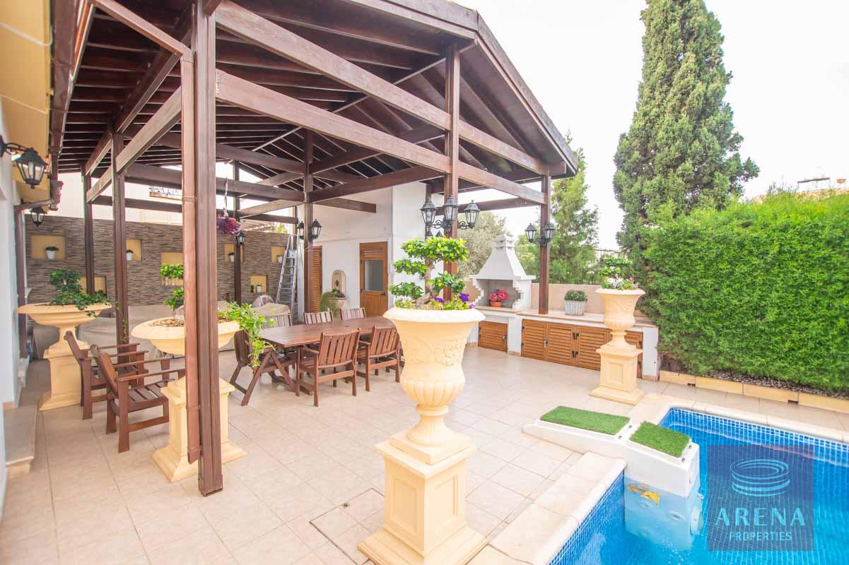 Luxury Villa in Paralimni - pergola
