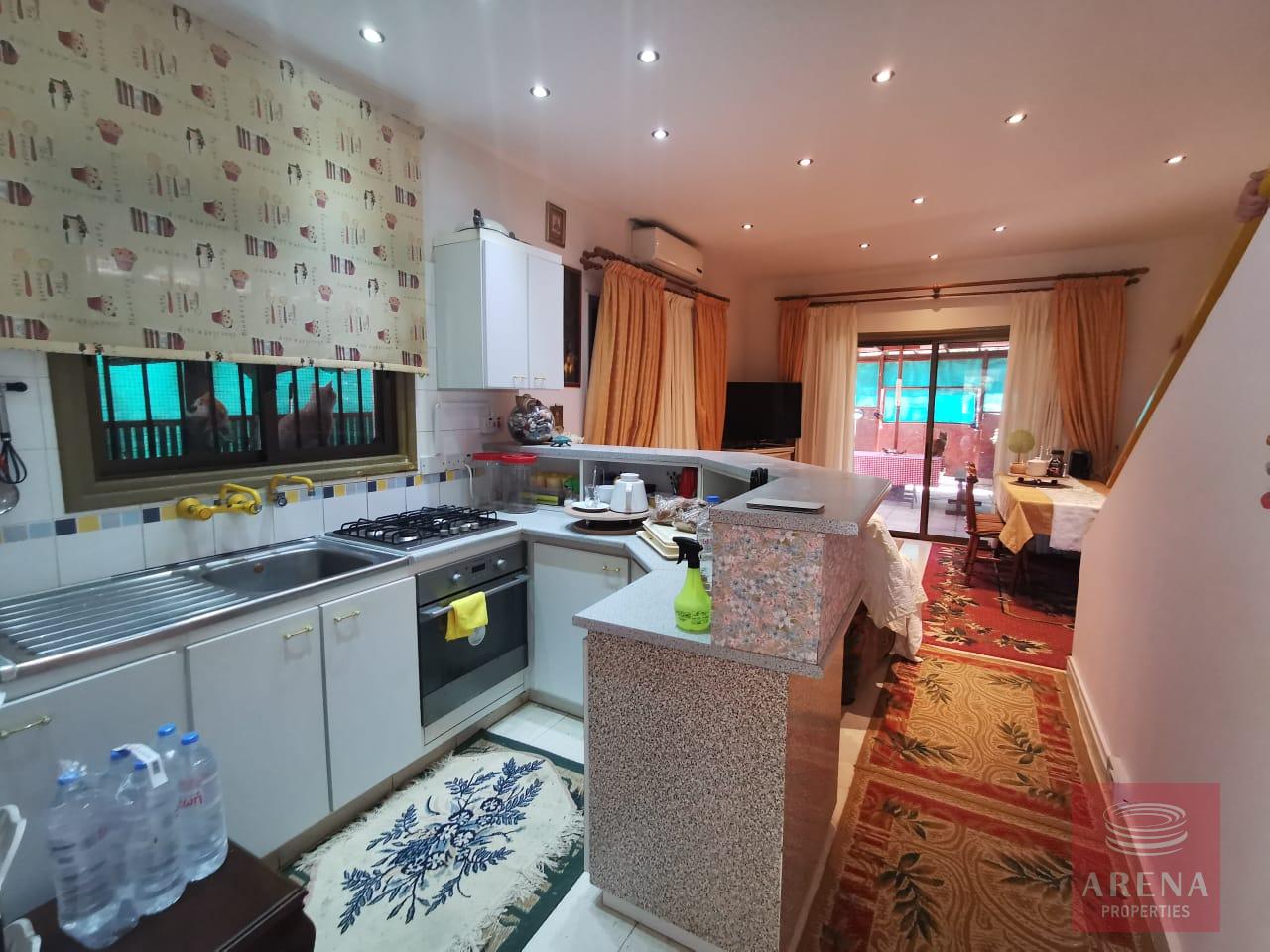 Townhouse in Meneou - kitchen