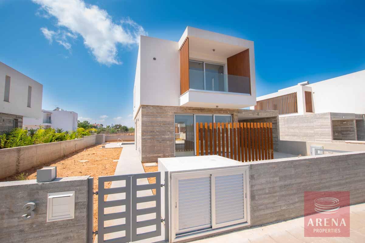 Property for sale in Pernera