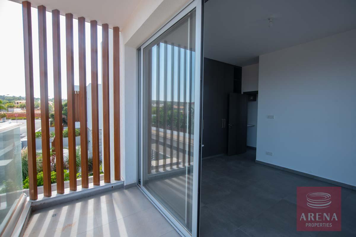 Villa in Pernrea for sale