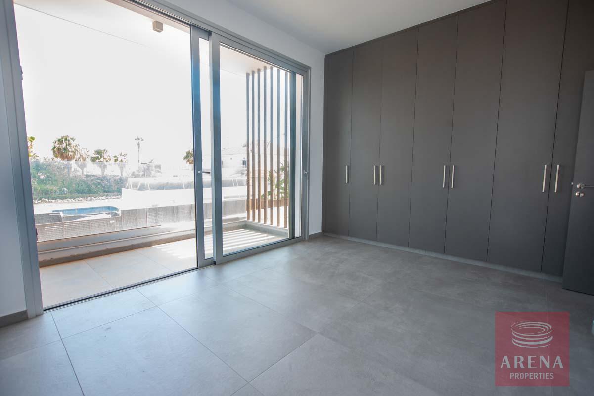 Villa in Pernrea - bedroom