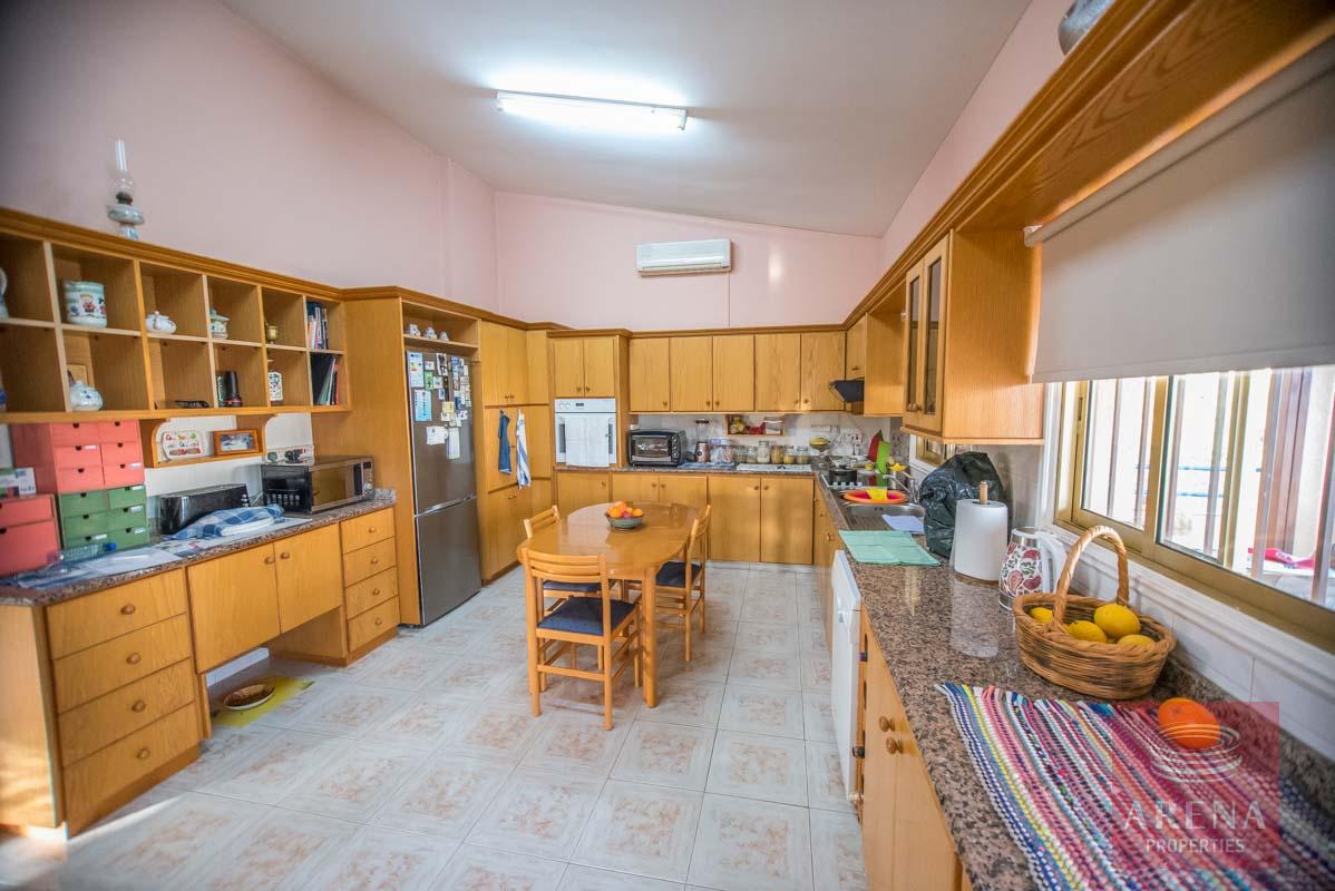 Detached House in Ahna for ale - kitchen