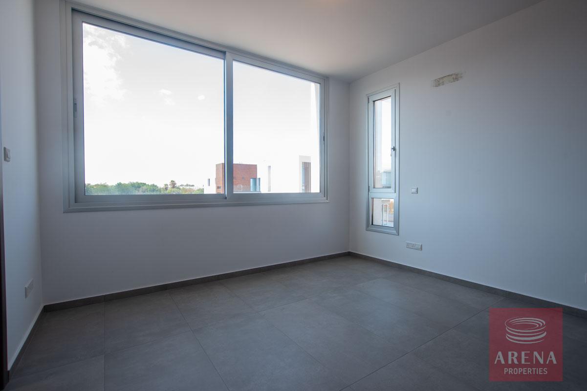 Buy villa in Pernera