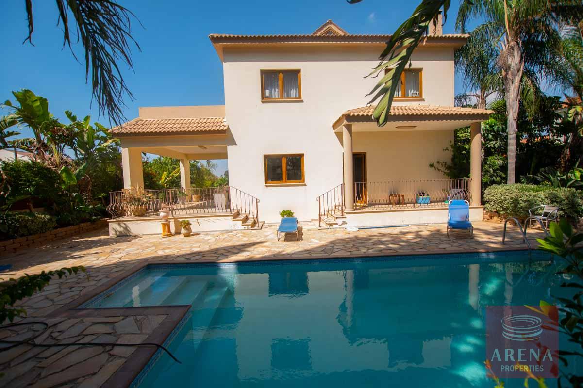 5 Bed Villa in Derynia for sale