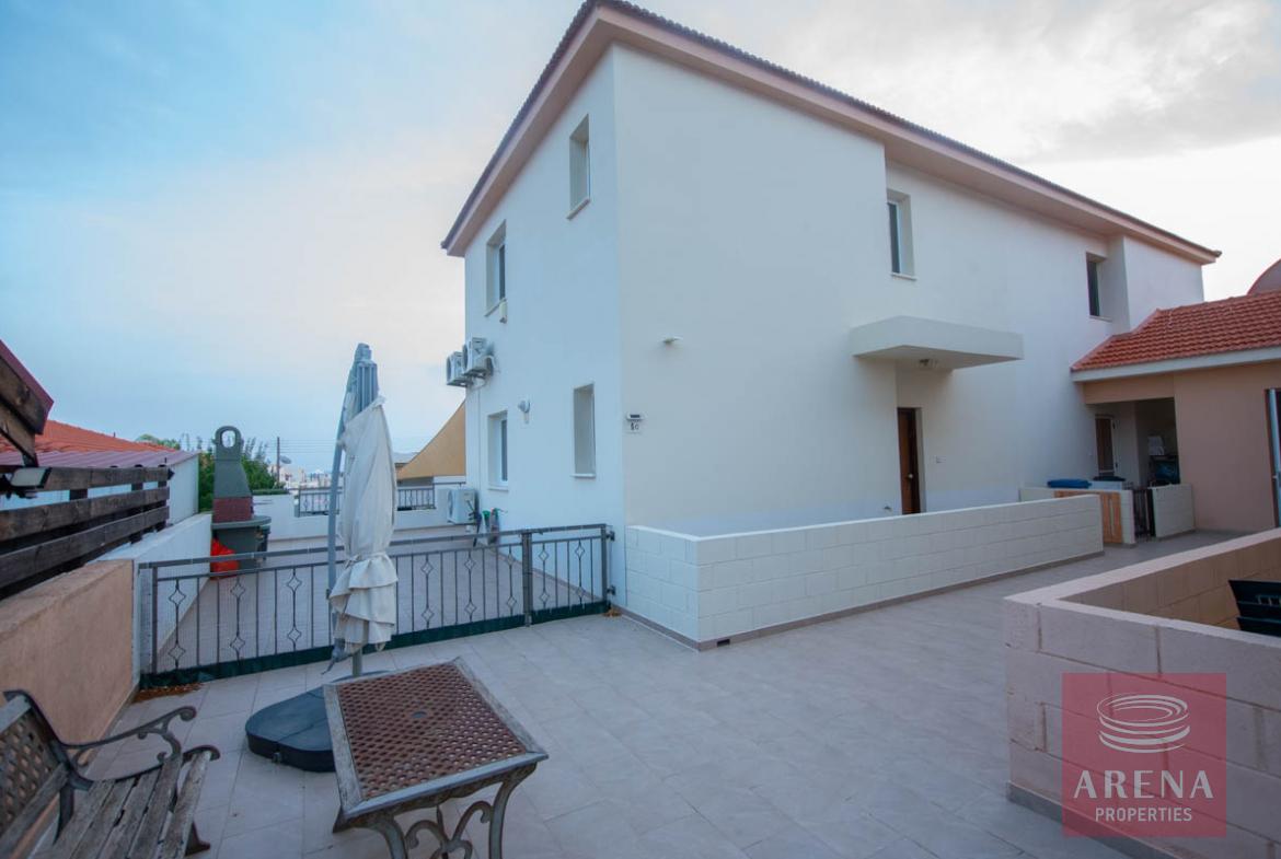 Townhouse in Oroklini for sale