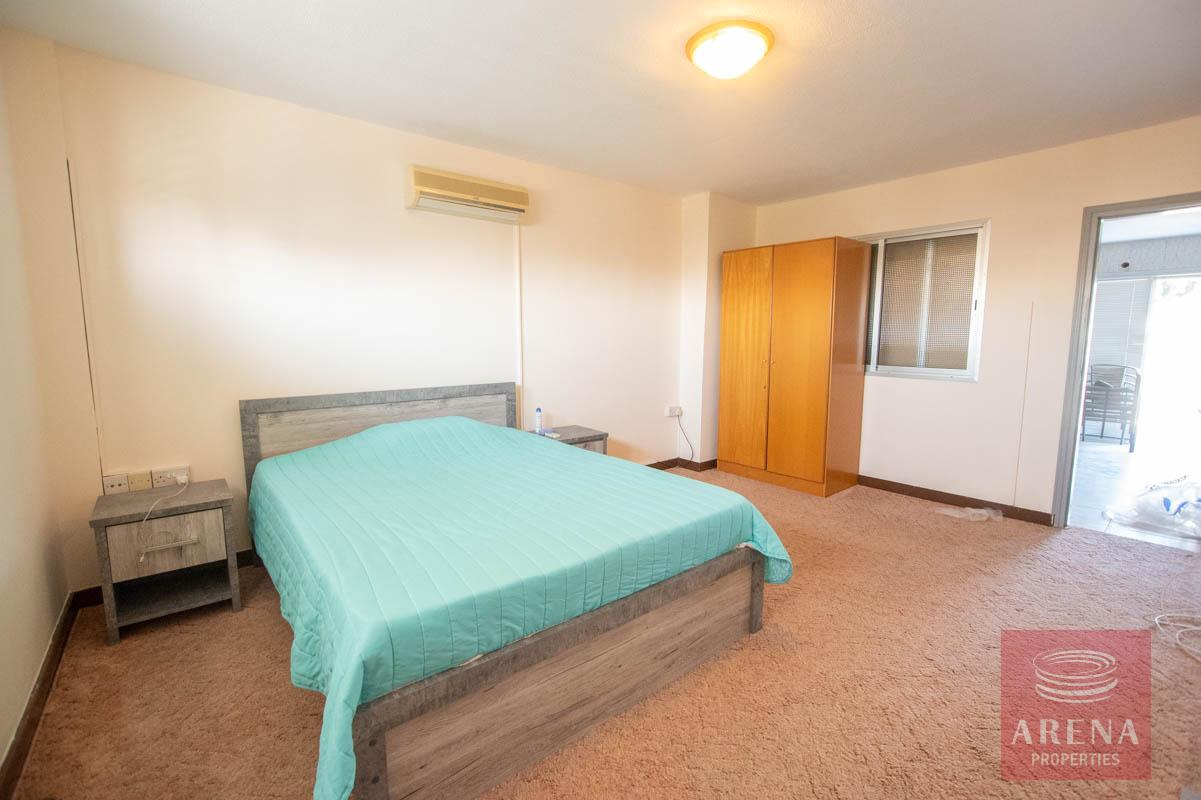 1 bed townhouse in paralimni for rent - bedroom