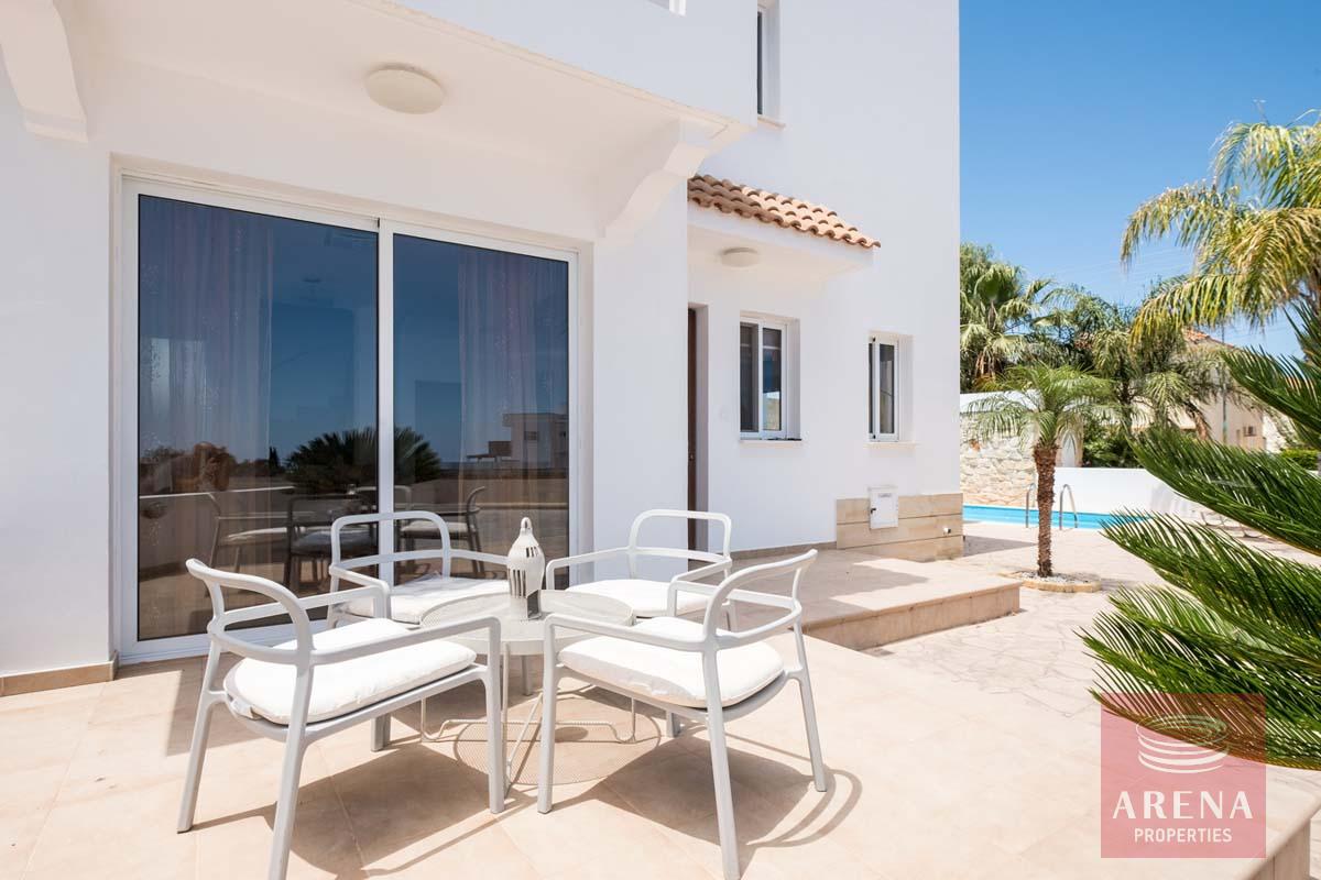 Villa in Paralimni for sale - veranda