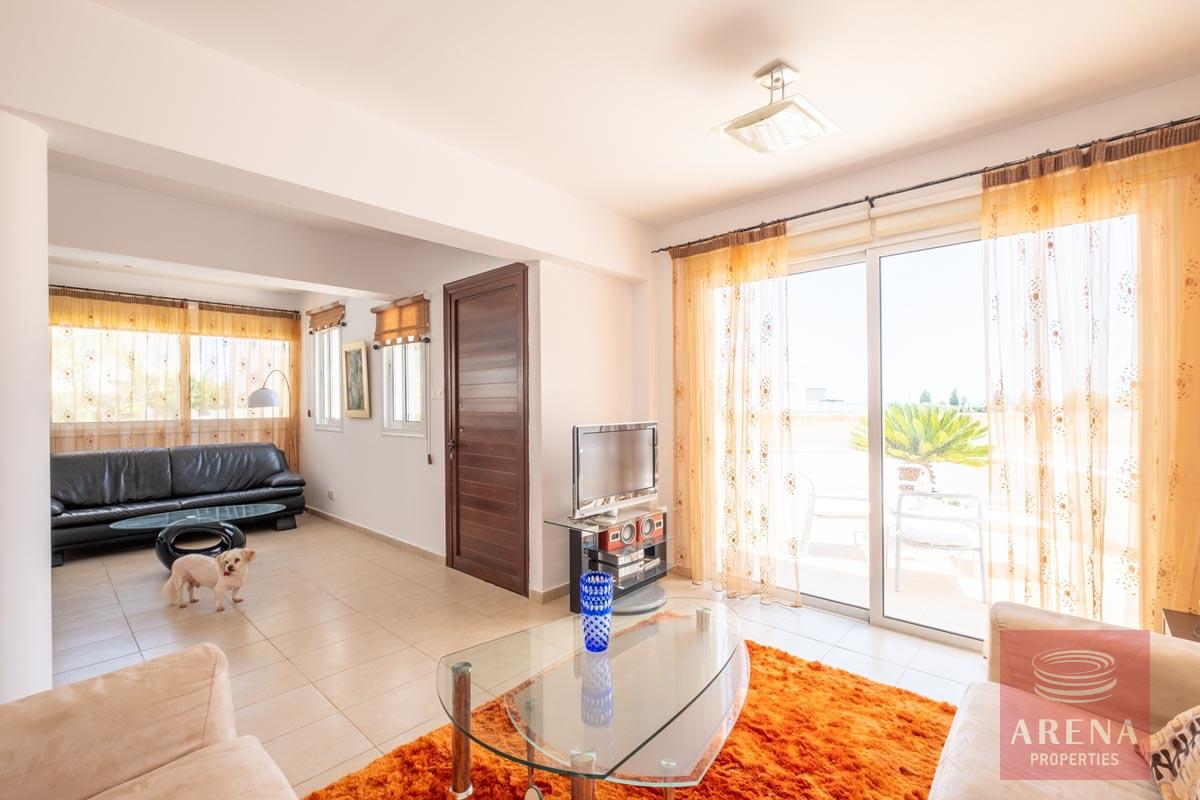 Villa in Paralimni for sale - living area