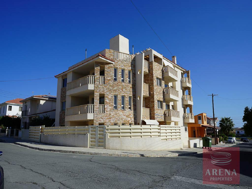 Incomplete apartment in Aradippou for sale