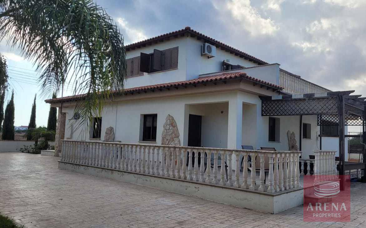 5 Bed Villa in Paralimni for sale