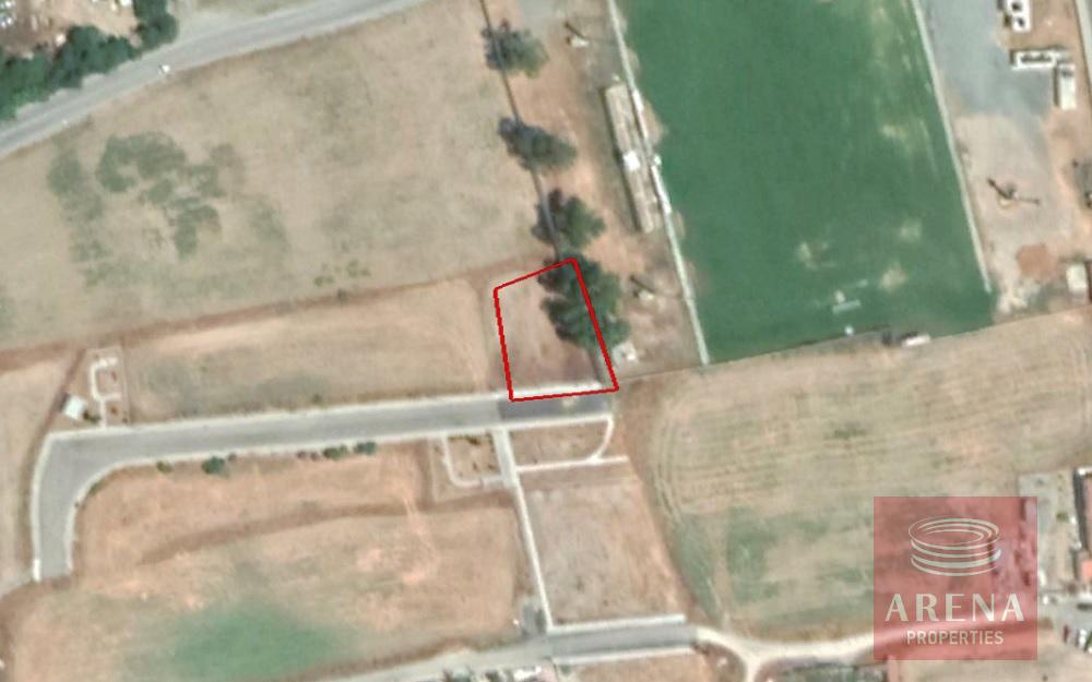 Land in Livadia to buy