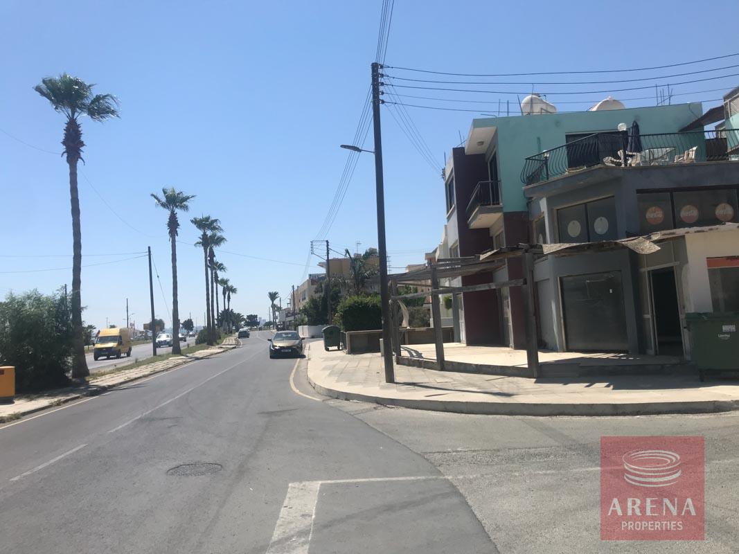 Shops in Oroklini to buy