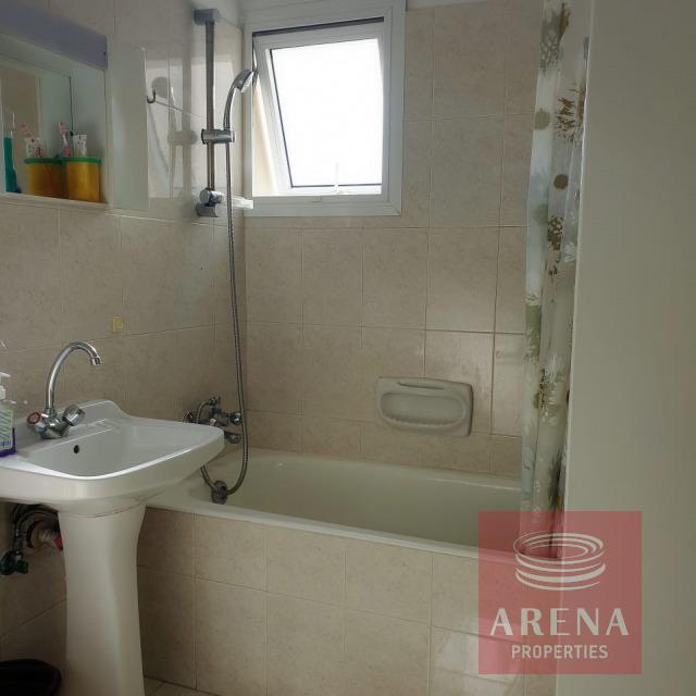2 bed flat in Kapparis - bathroom