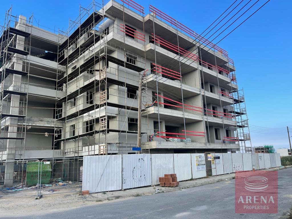 1 2 bed apt in larnaca center 5856