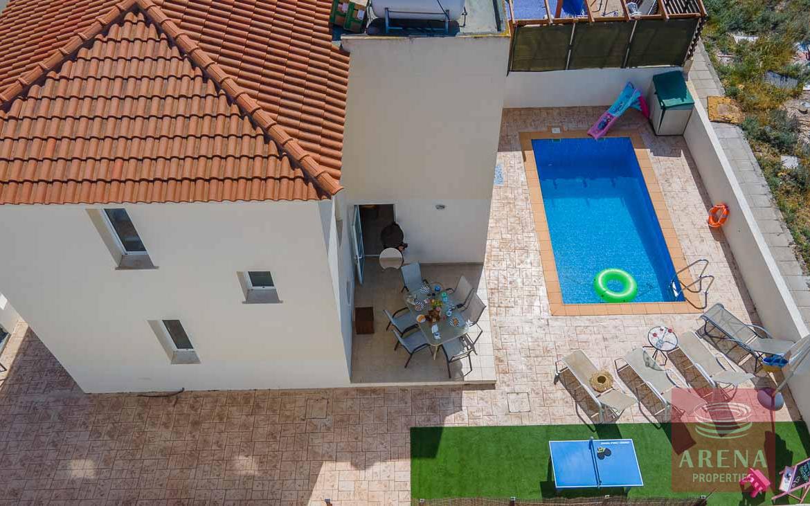 Villa for rent in Pernera