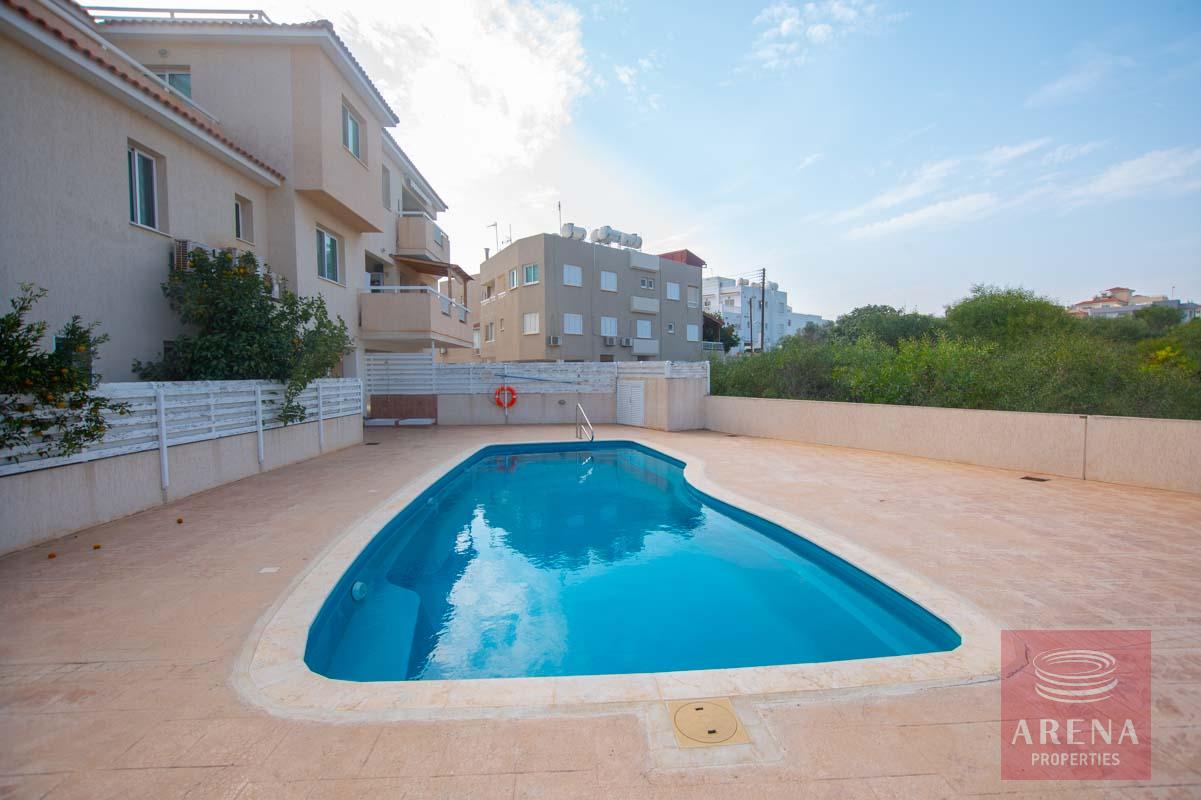 3 bed apt in Kapparis for sale - communal pool