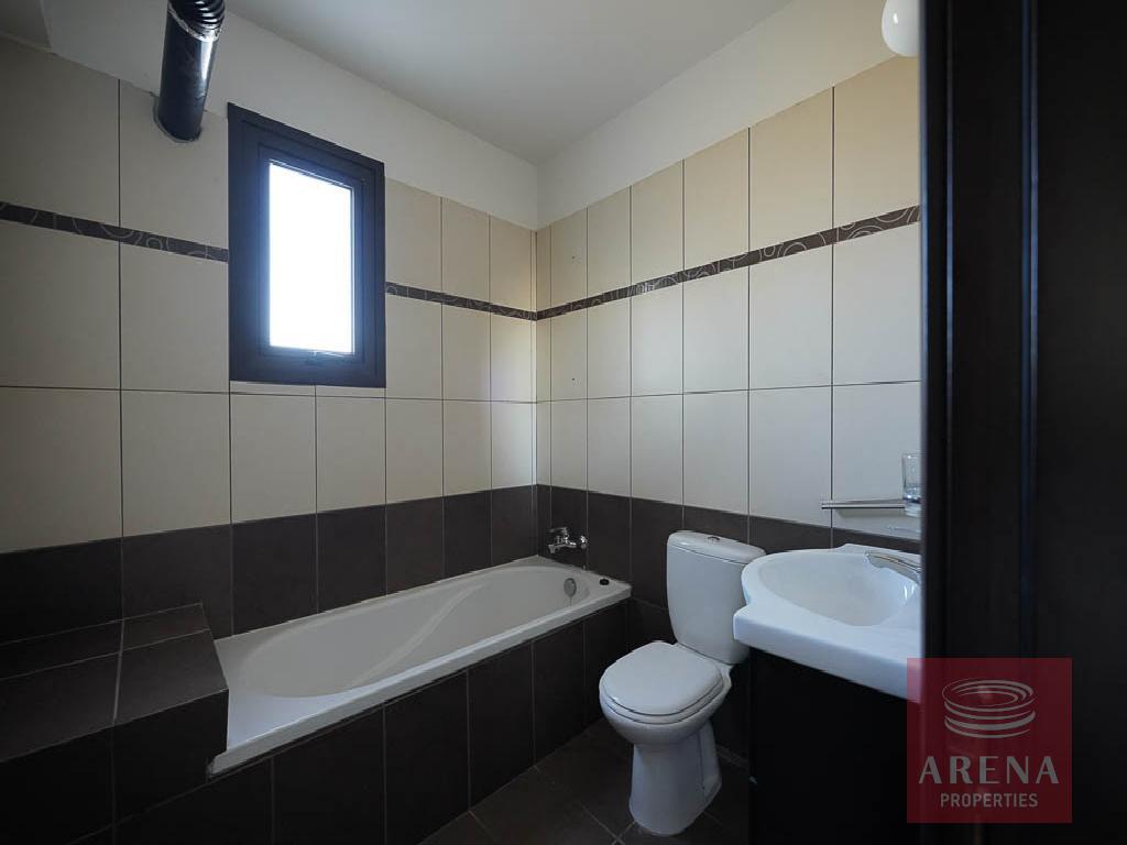4 bed house in Meneou - bathroom