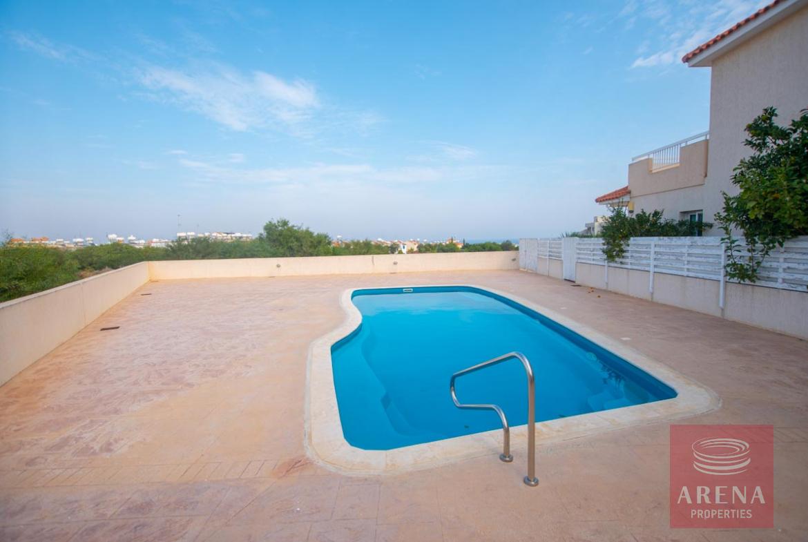 3 bed apt in Kapparis for sale - pool