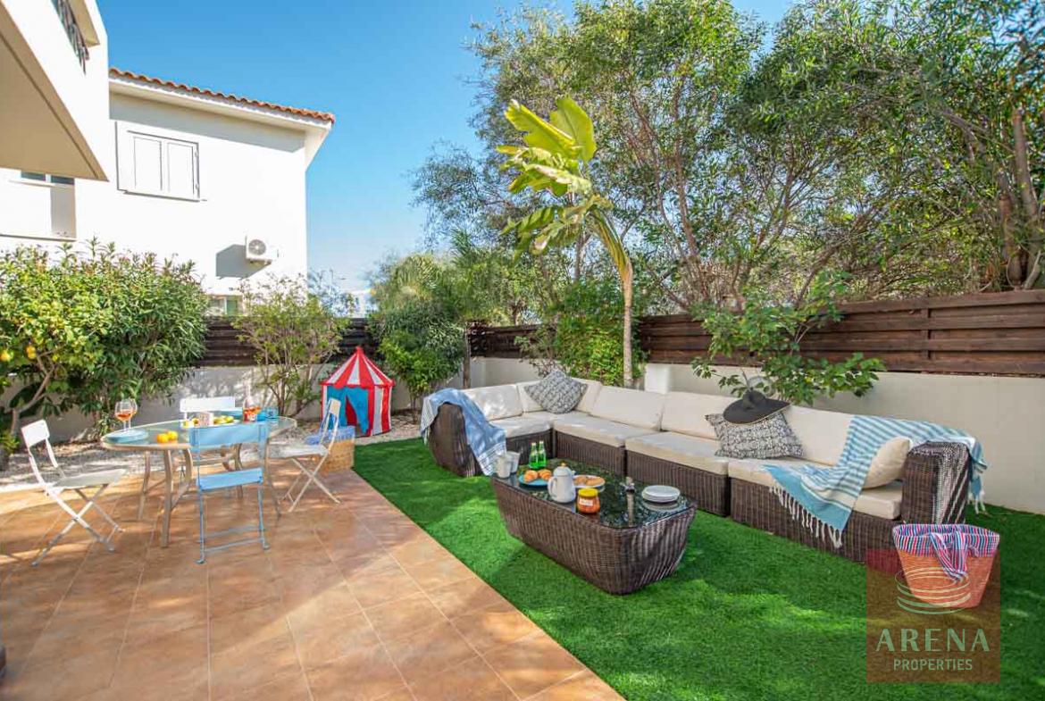 3 Bed Villa in Konnos for rent - garden