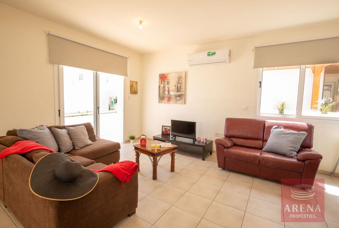 Villa for rent in Pernera - sitting area