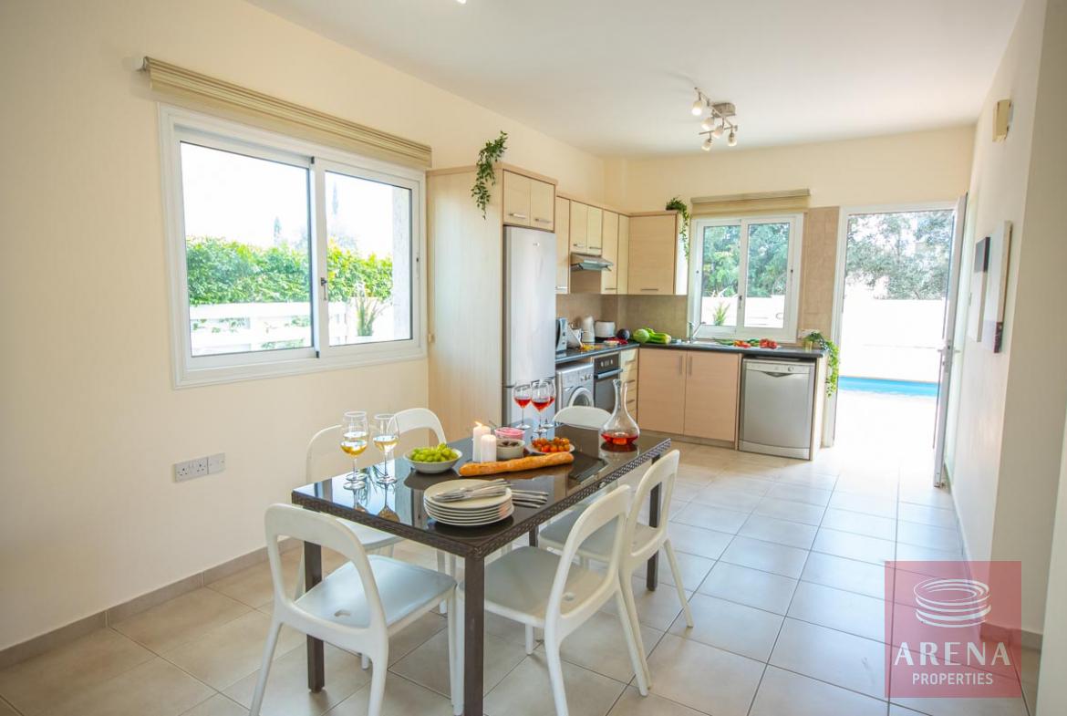 Villa for rent in Protaras - dining area