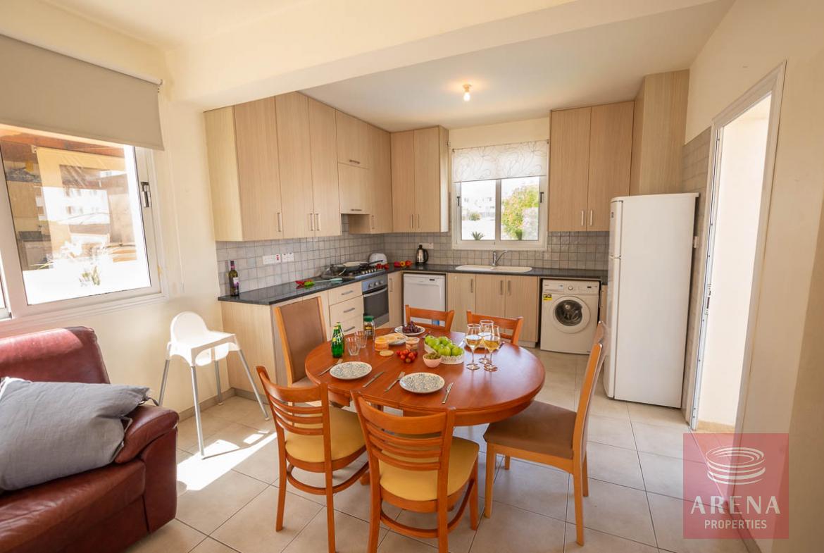 Villa for rent in Pernera - dining area