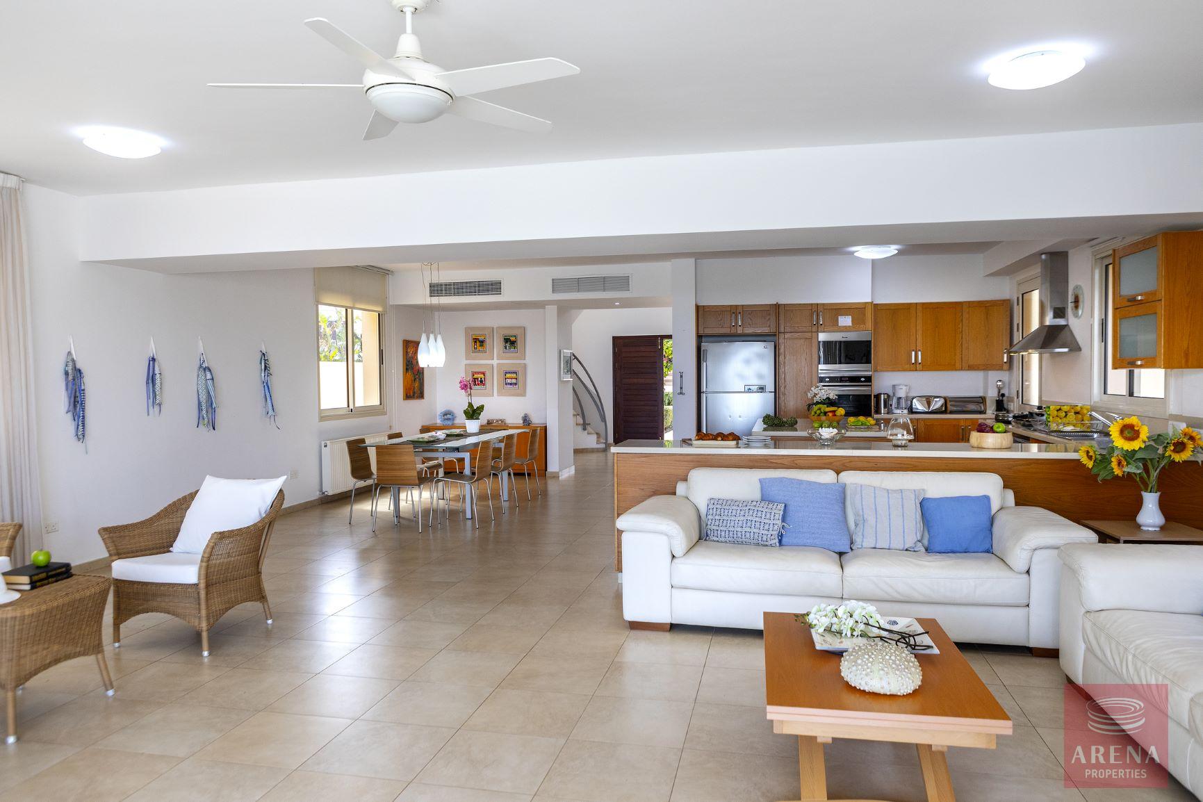 Seafront Villa in Kapparis - sitting area