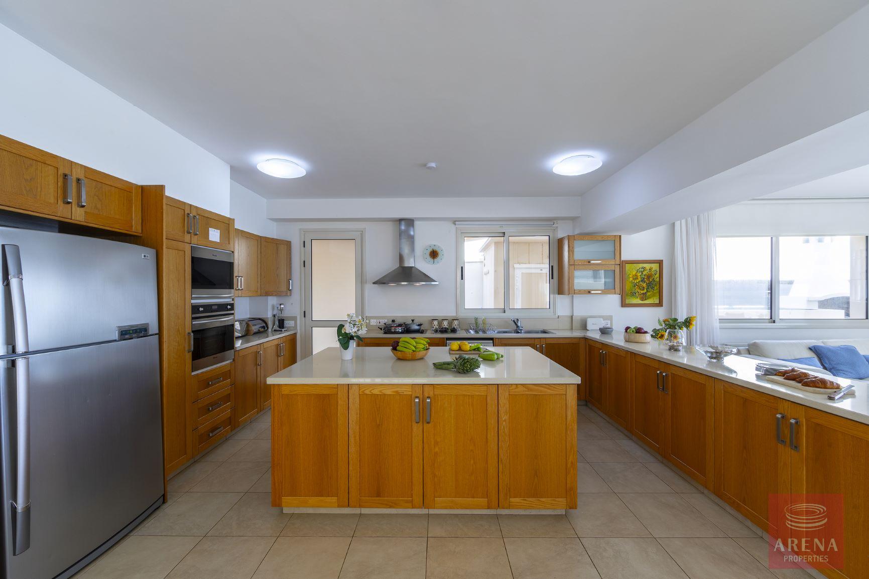 Seafront Villa in Kapparis - kitchen