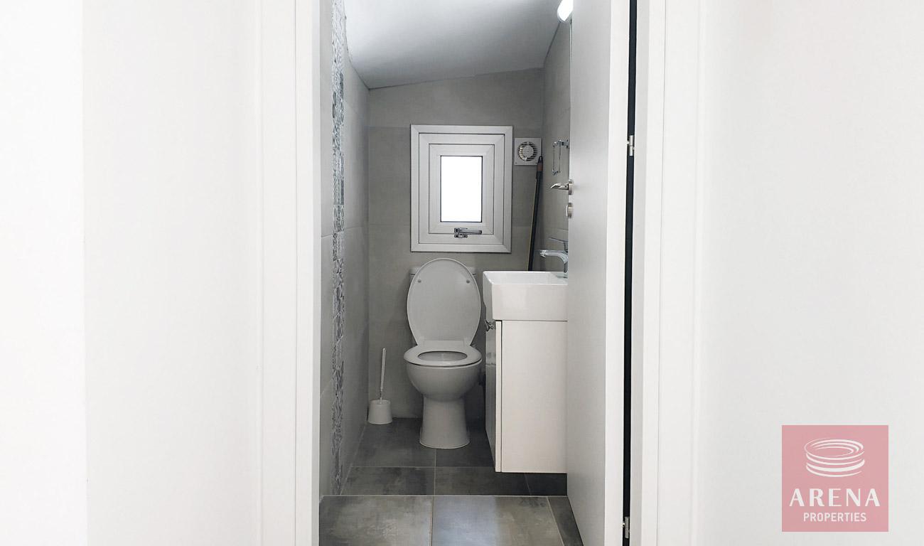 3 bed luxury villa for rent - guest wc