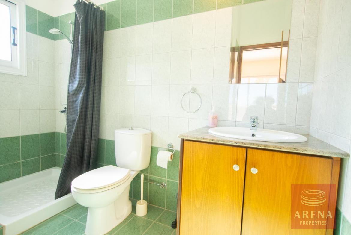 3 bed house in Paralimni - en-suite