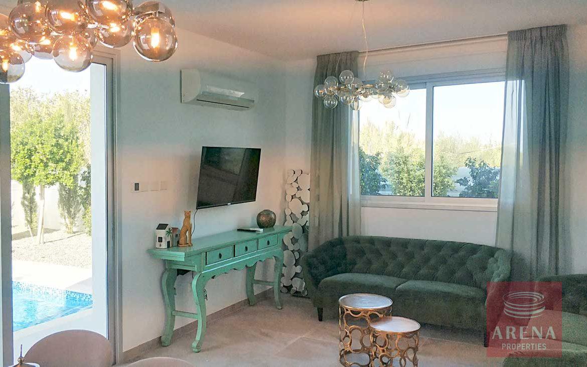 3 bed luxury villa for rent - sitting area