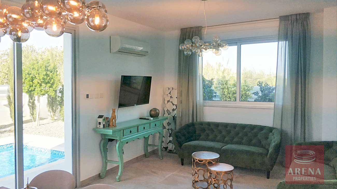 3 bed luxury villa for rent - sitting area