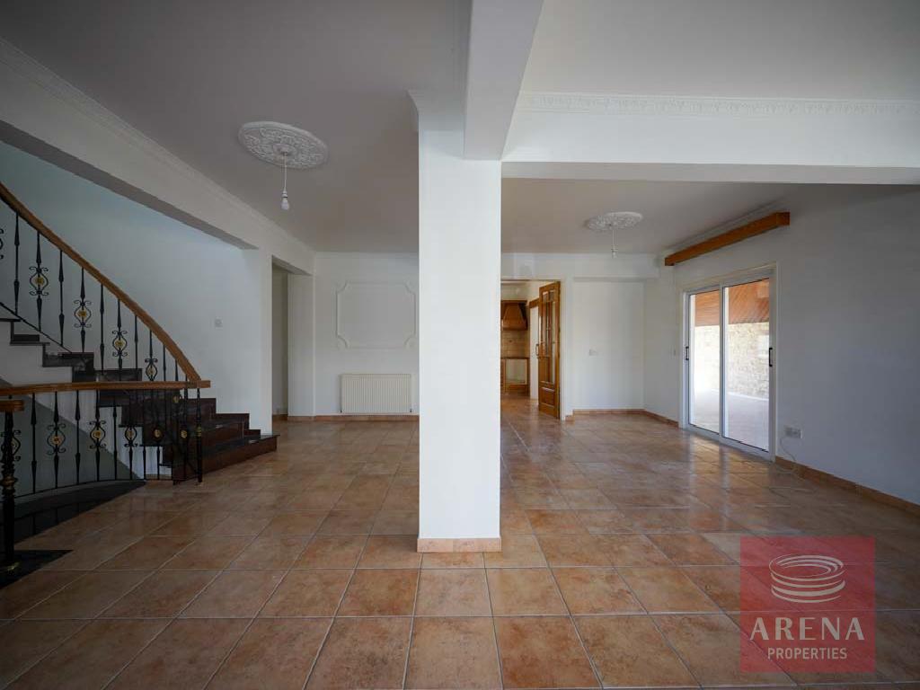 4 bed house in Sotiros - living area