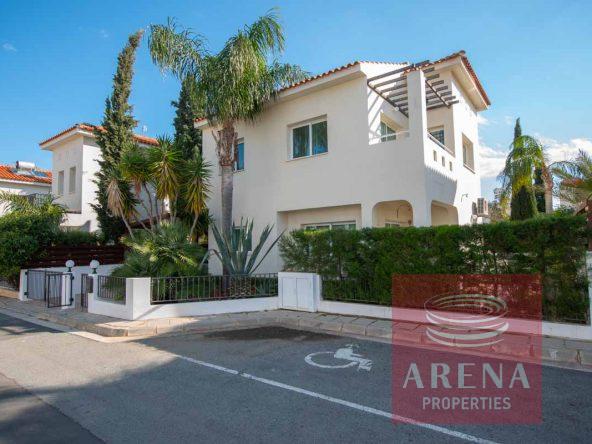Villa to buy in Ayia Triada