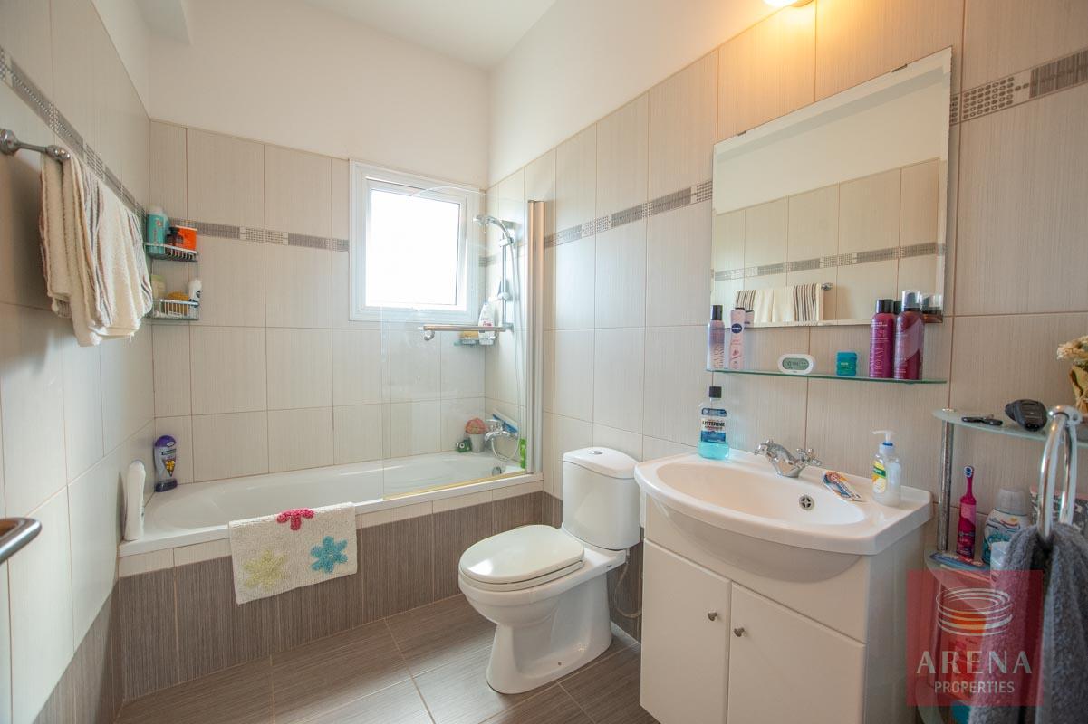 Villa to buy in Ayia Triada - bathroom