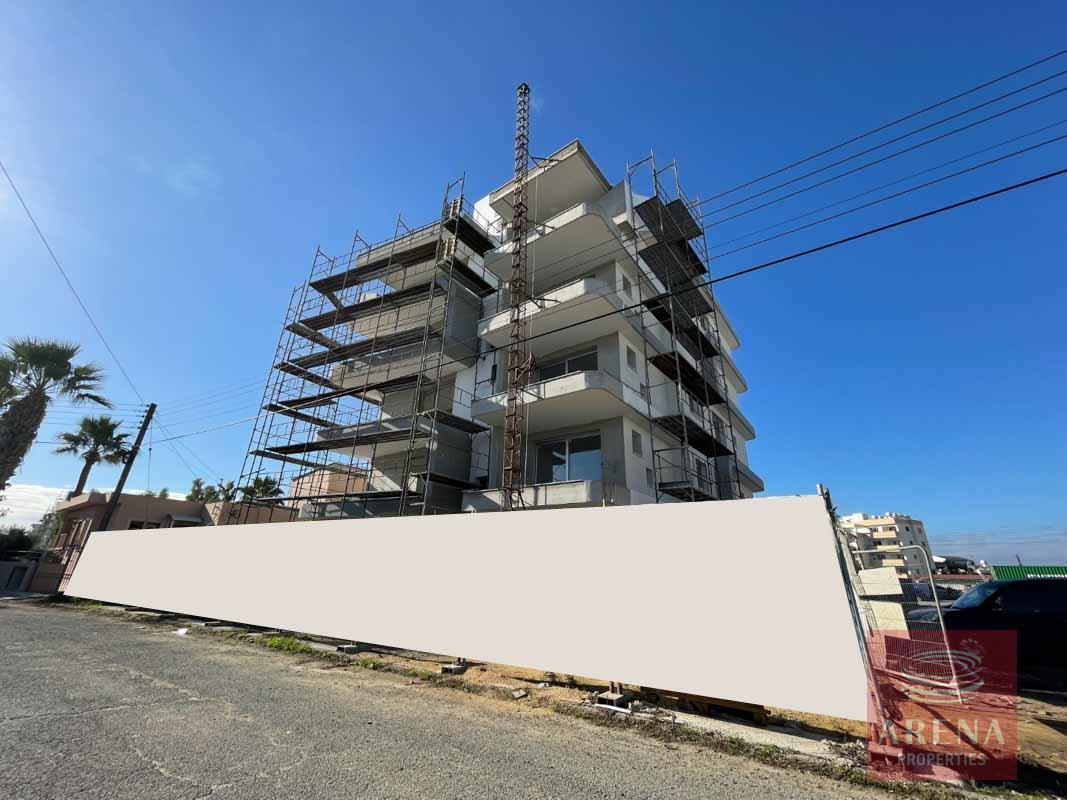 Apartment 2 bed in Larnaca to buy