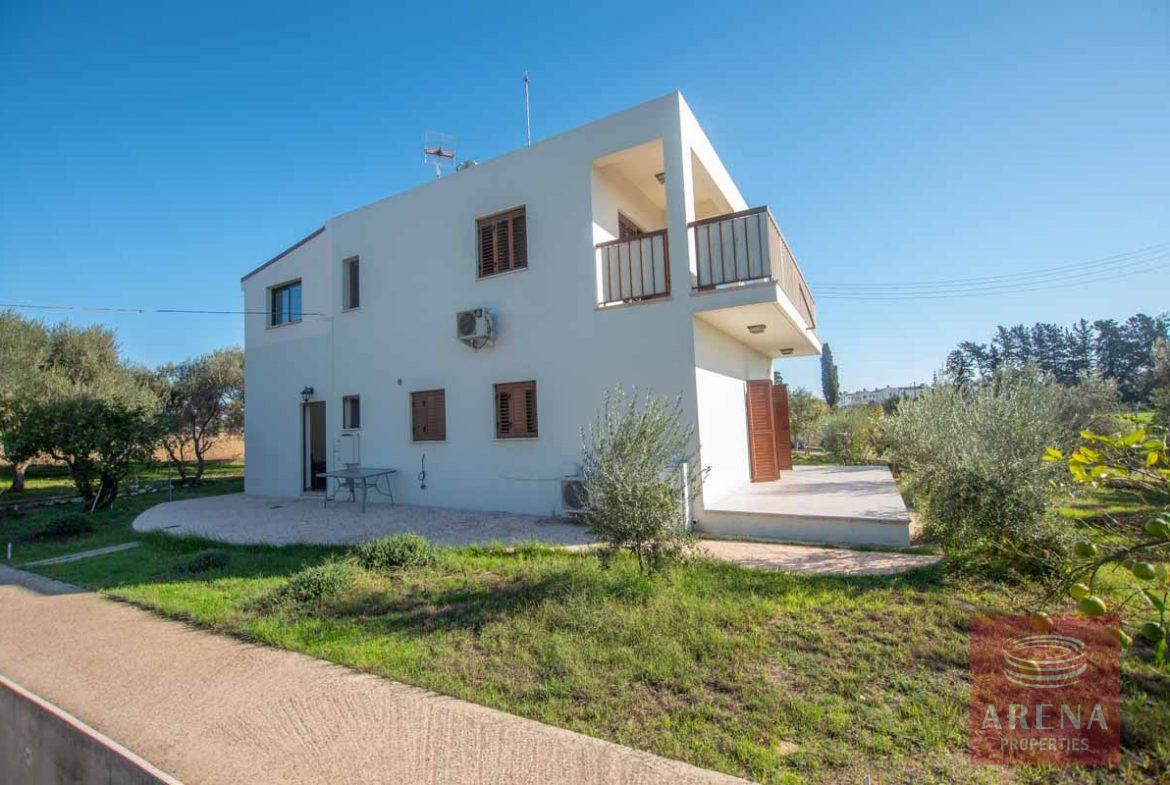 4 Bed villa for rent in Vrysoulles