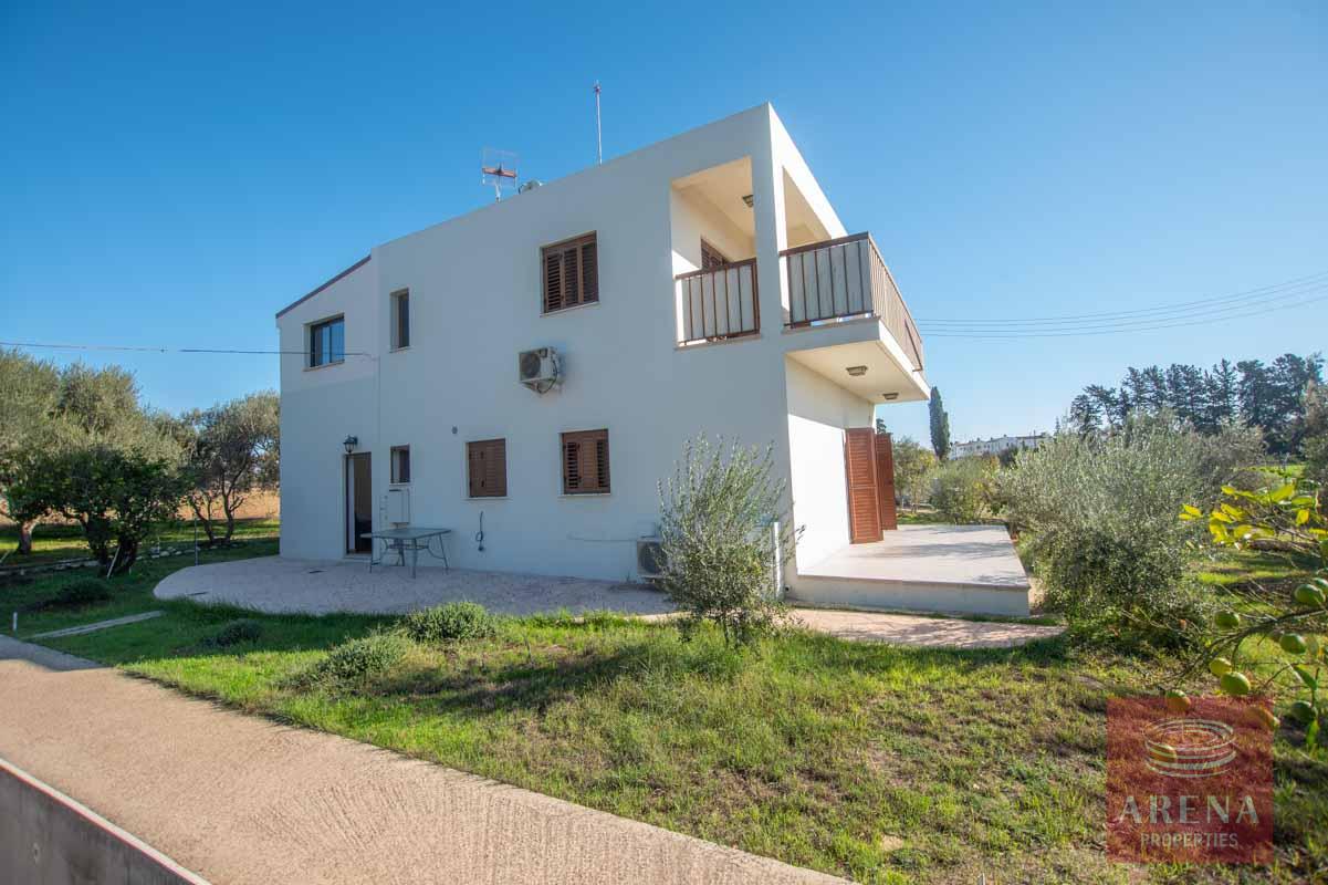 4 Bed villa for rent in Vrysoulles