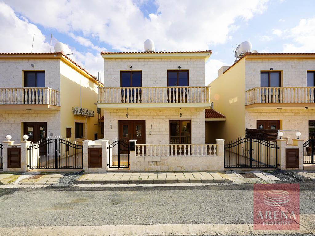 4 bed house in Aradippou