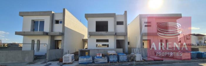 Link-detached house in Oroklini