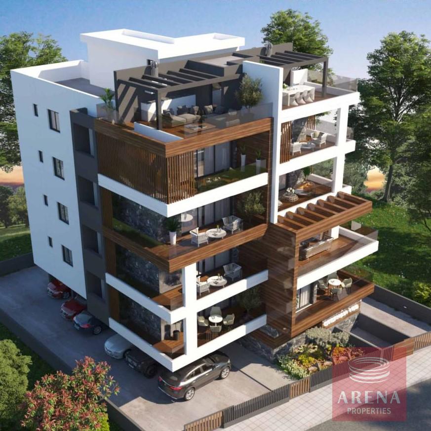 Top floor 2 bed apt