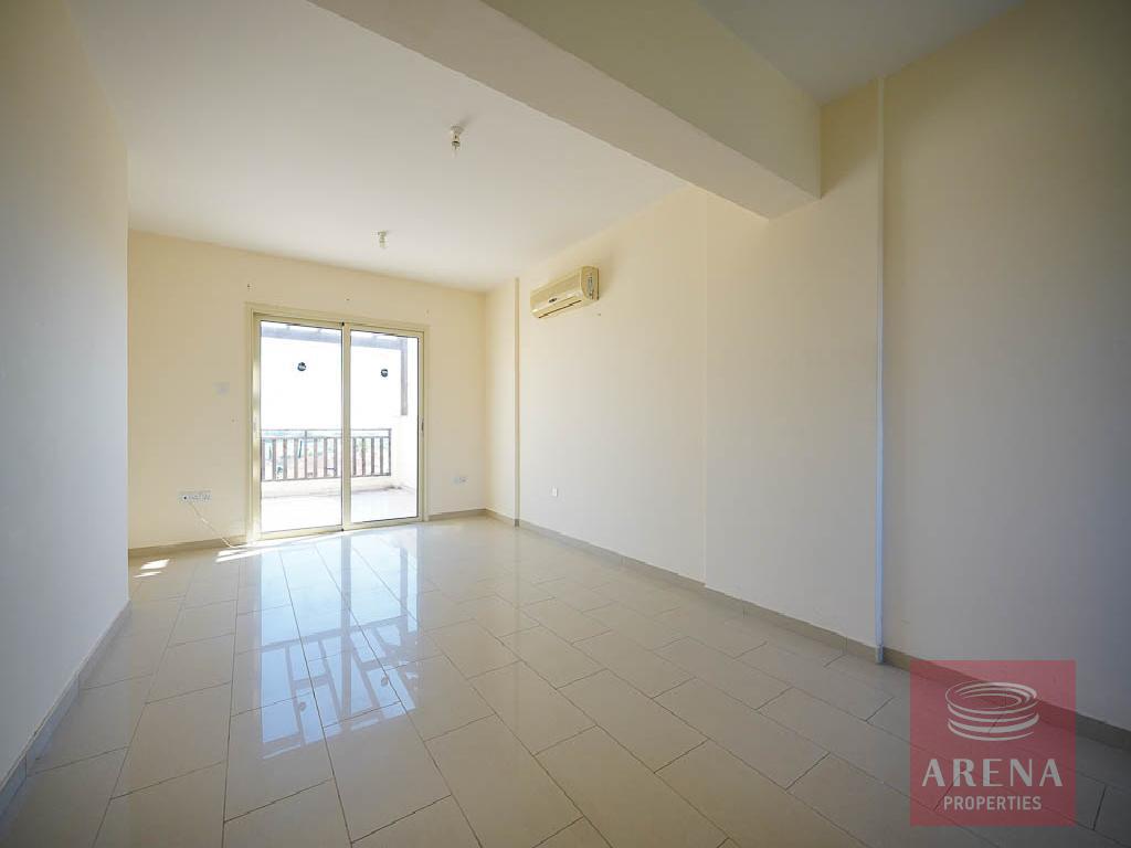 3rd floor apt in Tersefanou - living area