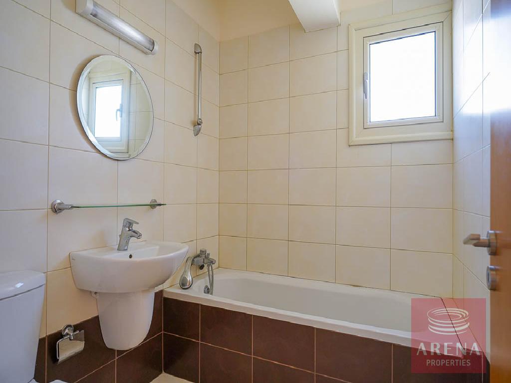 3rd floor apt in Tersefanou - bathroom