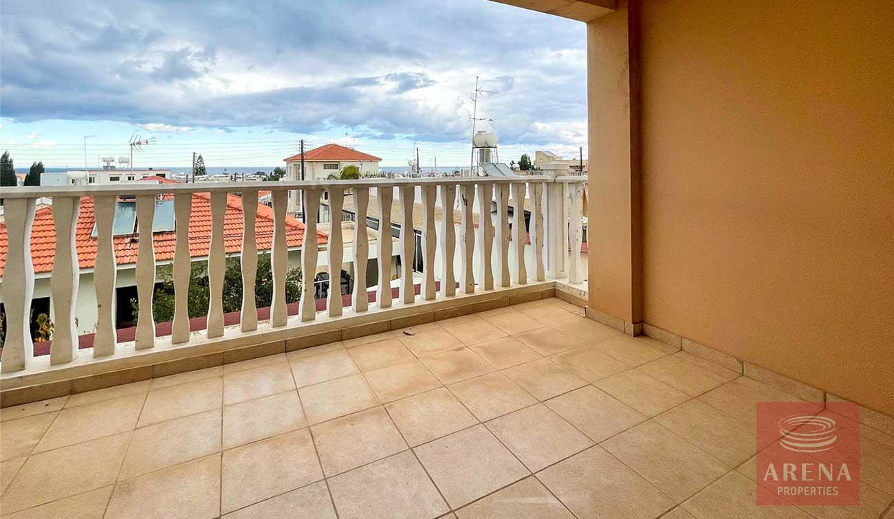 Flat in Kapparis for sale - veranda