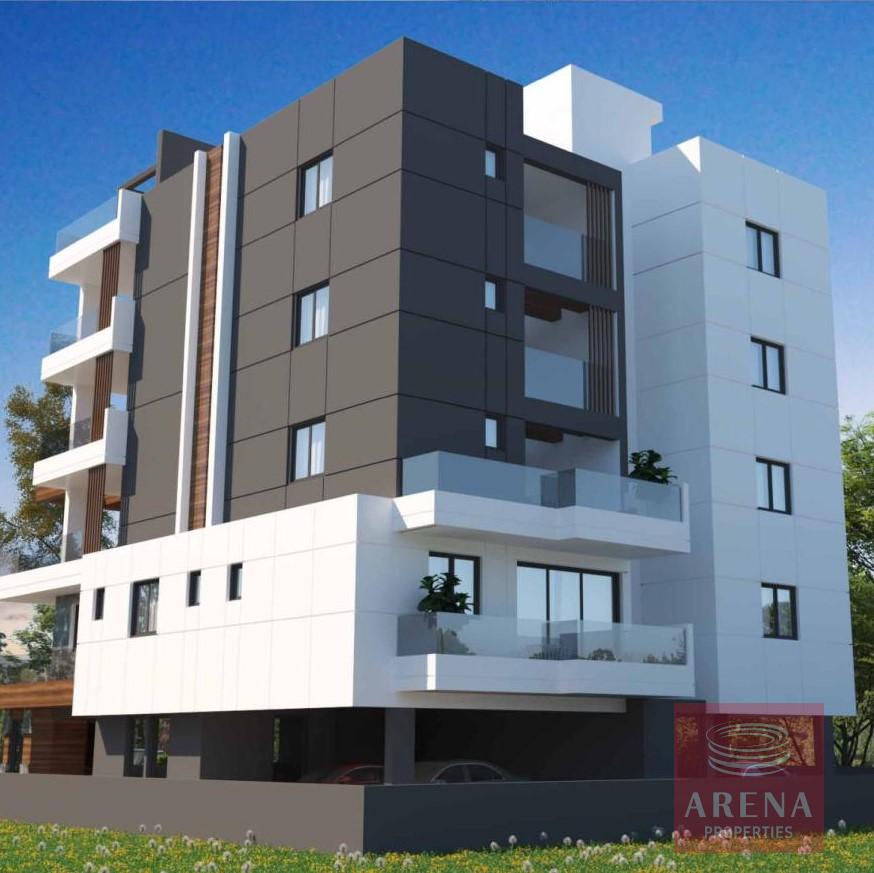 Top floor 2 bed apt for sale
