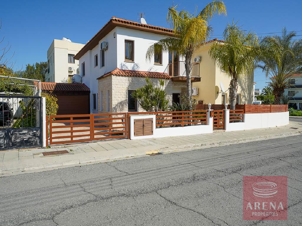 Cozy House in Livadia for sale