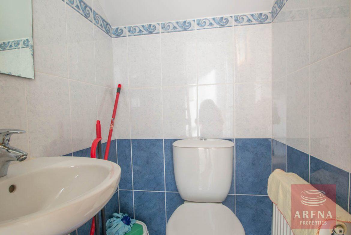 4 bed villa in Protaras - guest wc