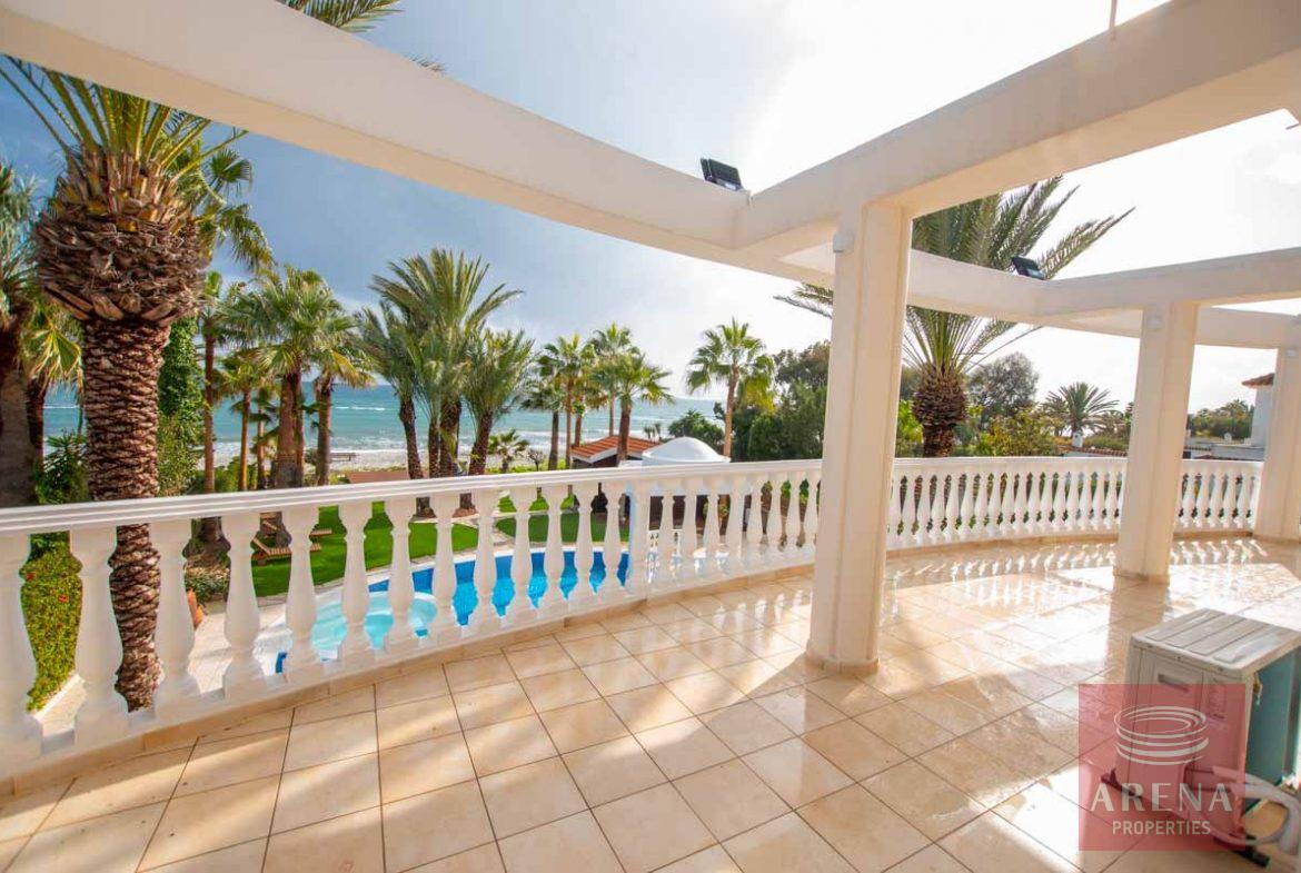 5 Bed Villa for rent in Pervolia - veranda